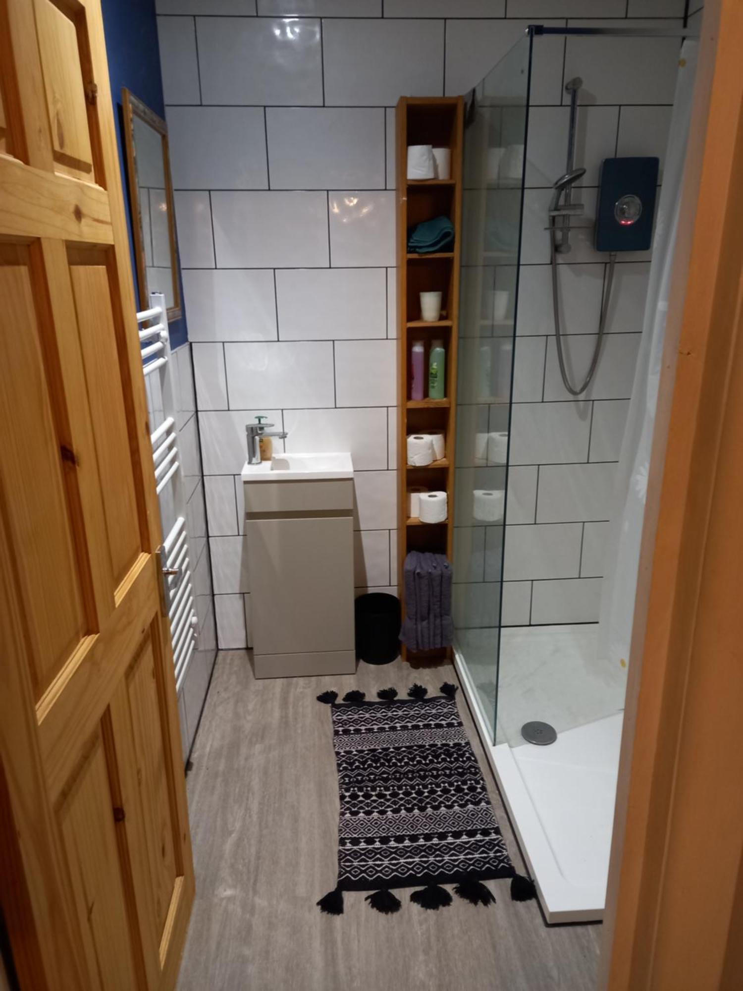 Jim's Place Apartment
